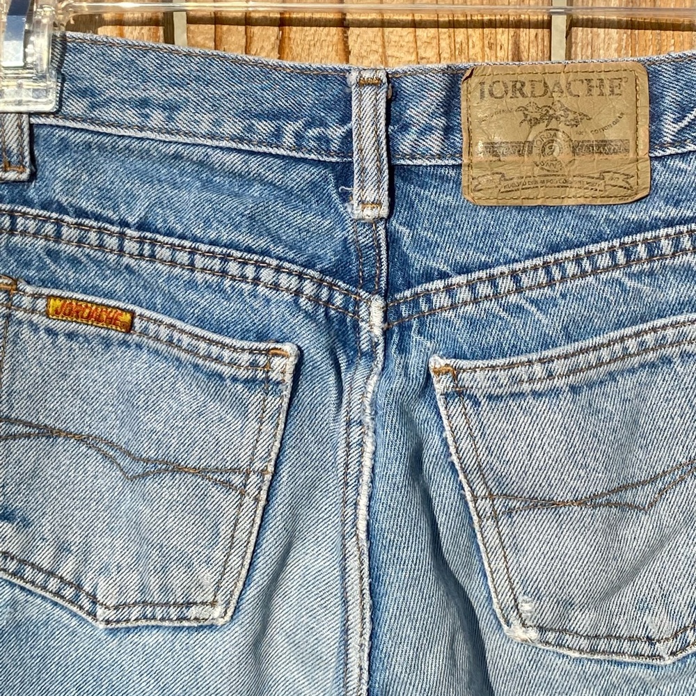 Cropped vintage mom jeans